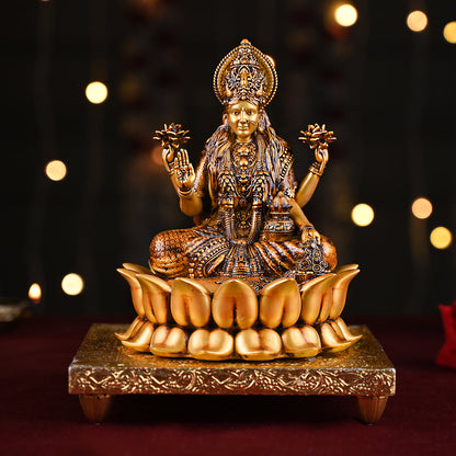 Dhanalaxmi Murti (Lotus) Car dashboard