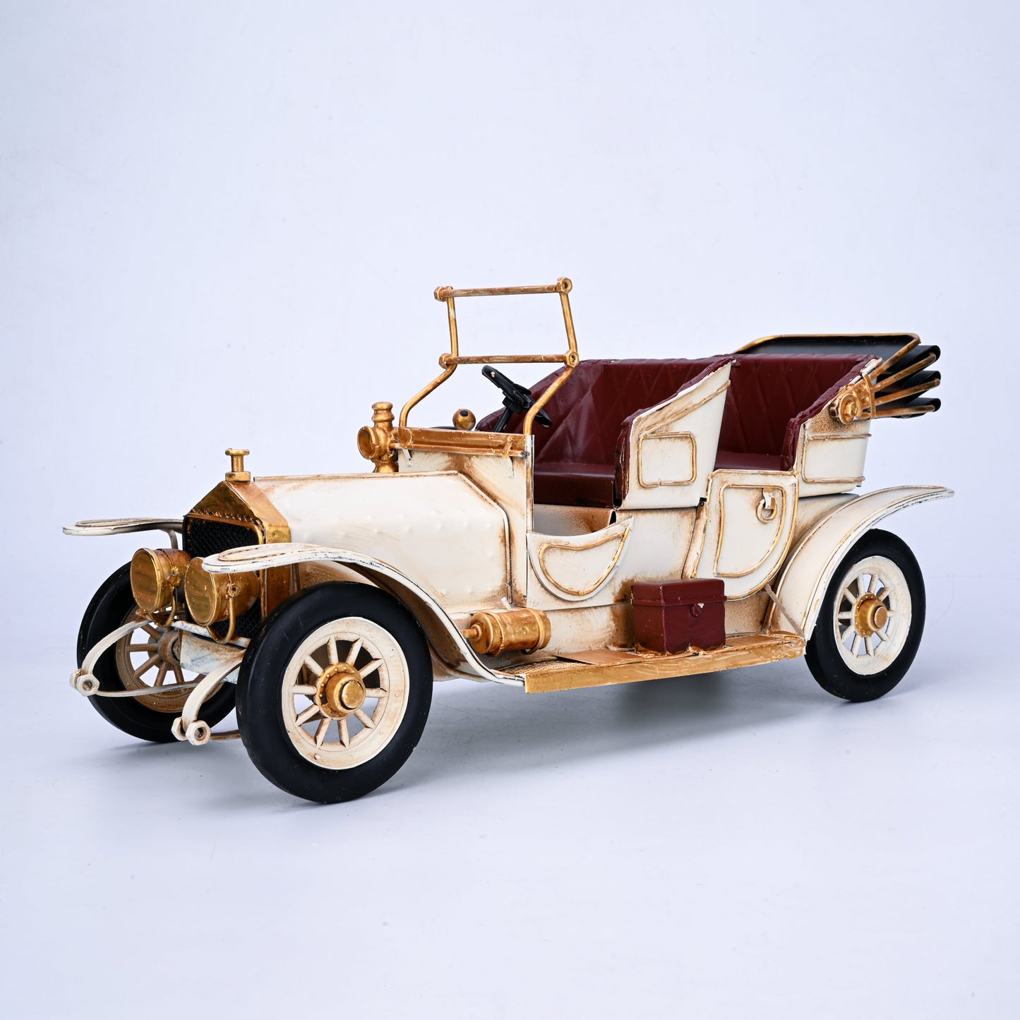 Golden Jubliee Vintage Car Model