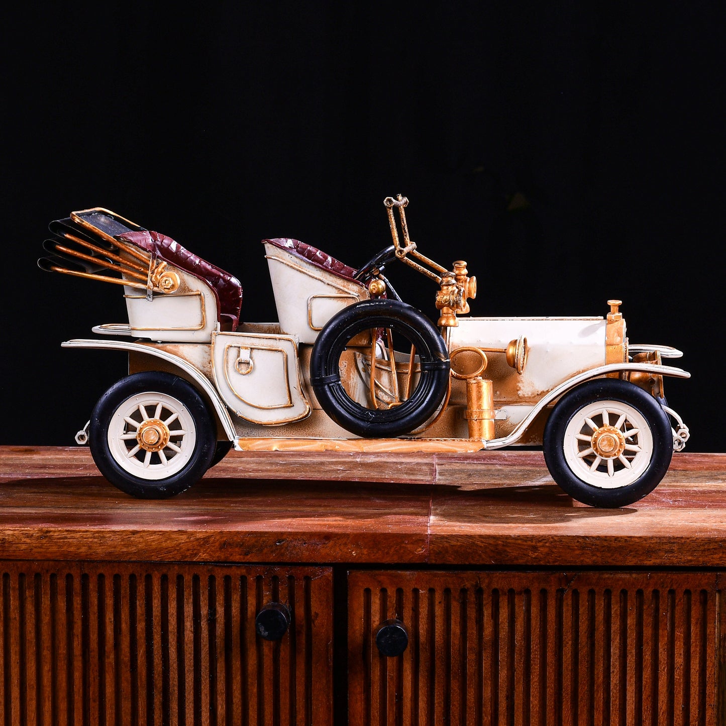 Golden Jubliee Vintage Car Model