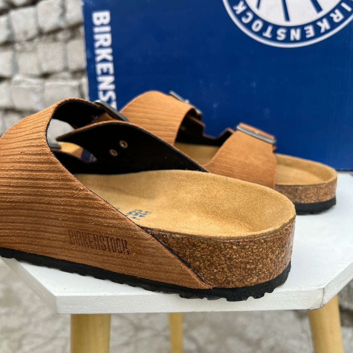 Yukon  Arizona Slides (Corduroy Tan)
